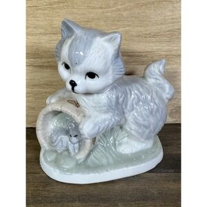 Vintage Ceramic Kitten Figurine W/ Mouse in Basket Gray White Cat Figurine 4.5"